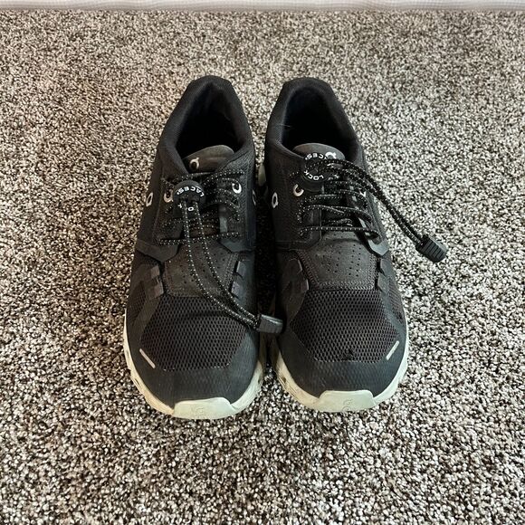 On Running Cloud 5 Running Shoes Size 8.5 Womens Black Comfort Trainers - Picture 4 of 6